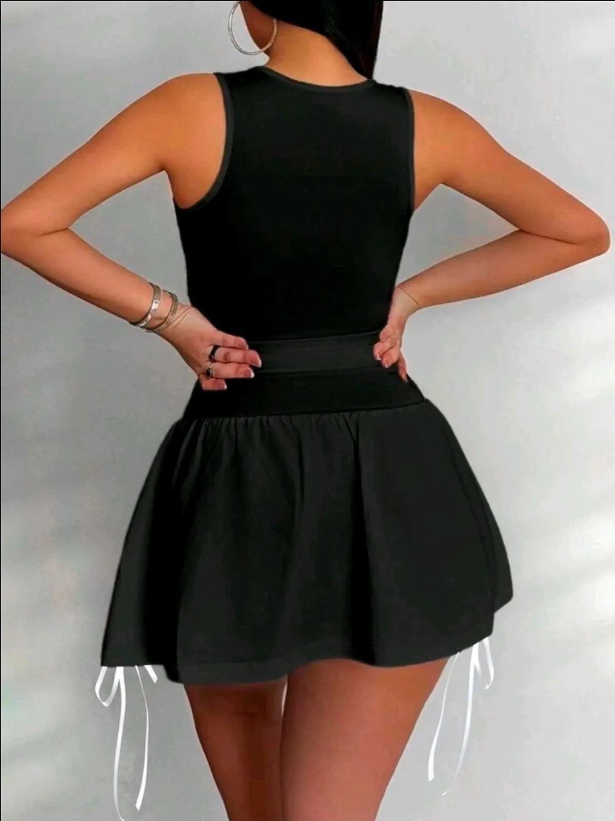 Women's Sexy Fashion Bow Decoration Tank Top And Solid Color Pleated Skirt 2pcs/Set - Size XL