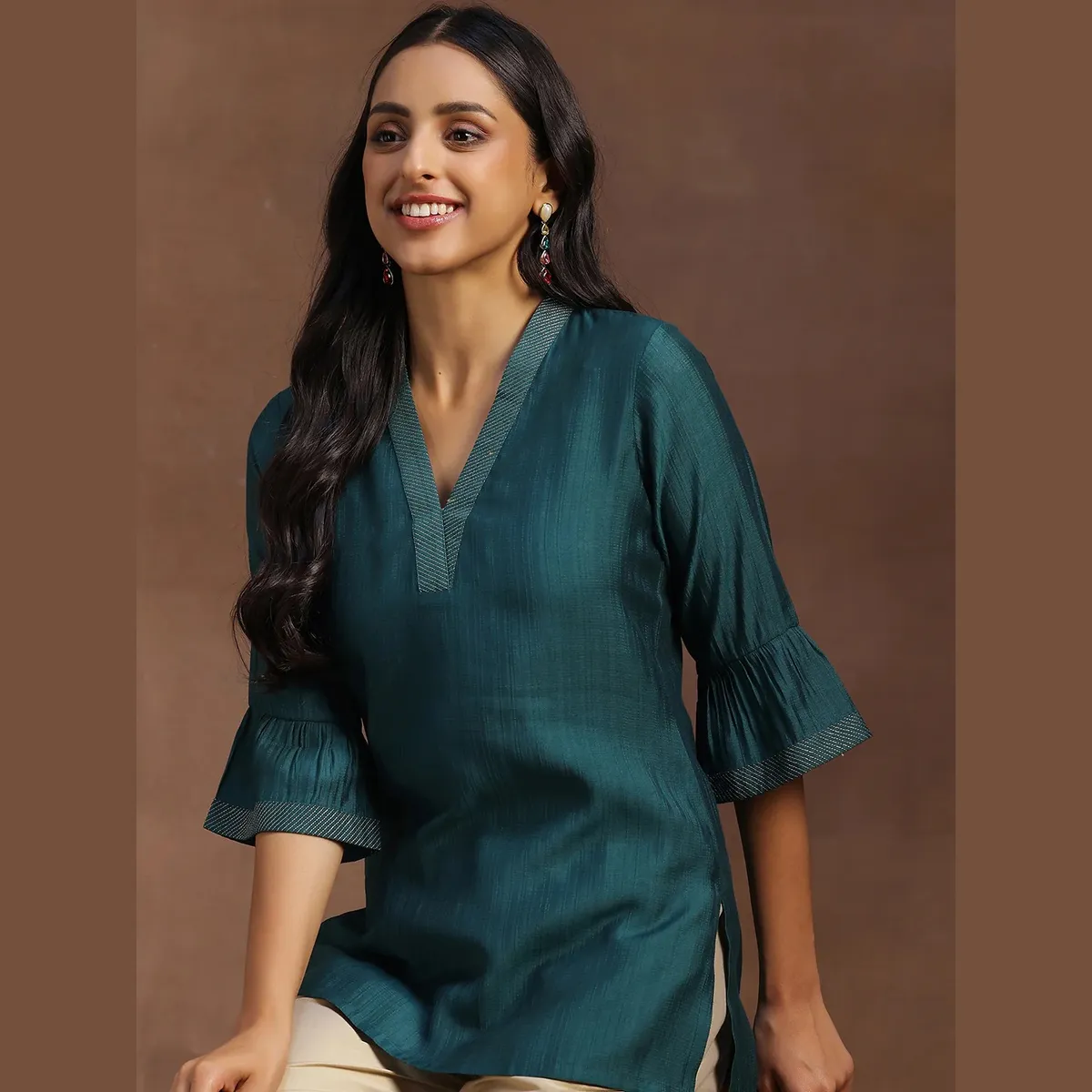 Women's Green Solid Silk Blend Straight Kurti- Size L