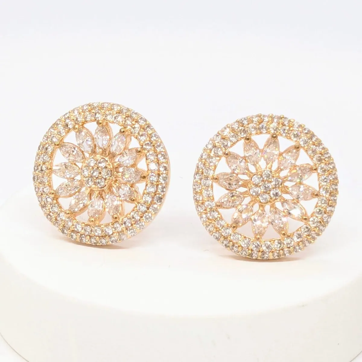 18k Gold plated vintage floral filigree Halo stud Earrings