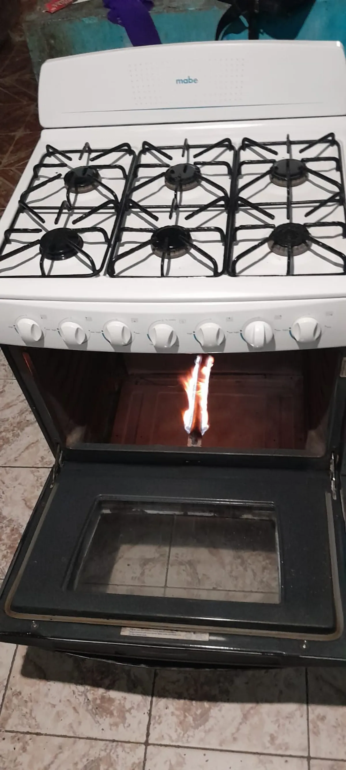 30" Mabe 6 Burner Stove