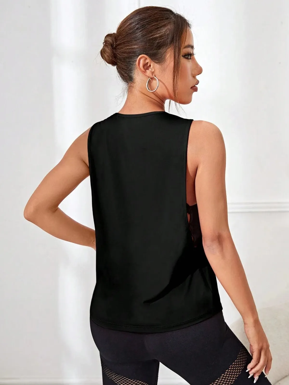 womens sleeveless athletic top