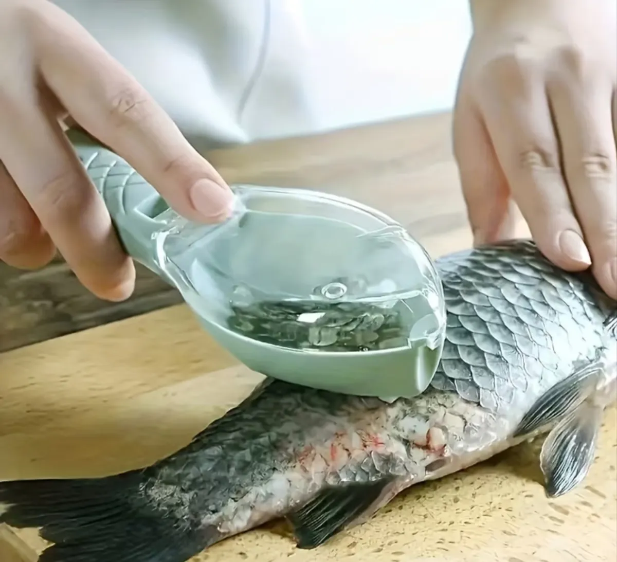 1PC Fish-Shaped Manual Scale Scraper with Lid, Creative Kitchen Tool Style, Protective Lid
