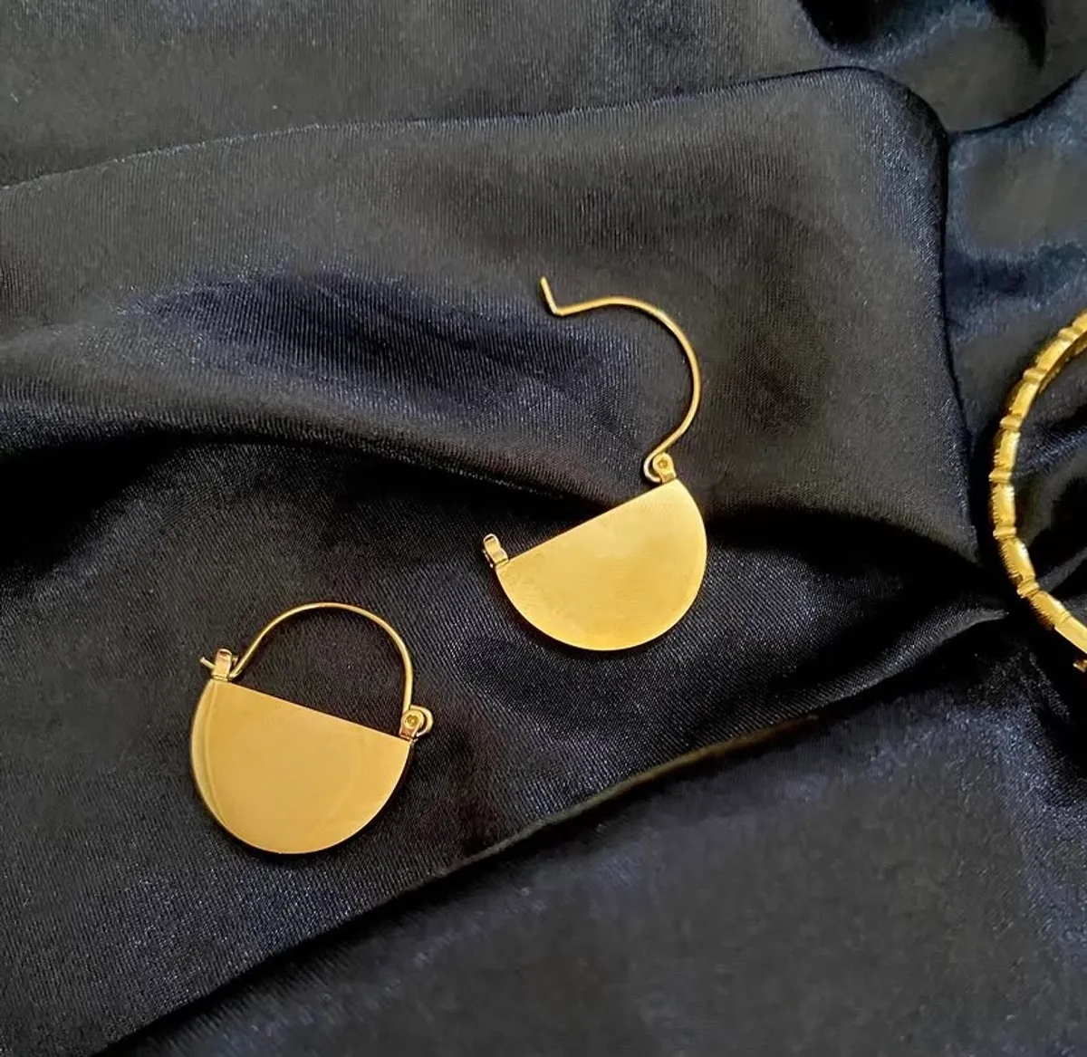 The Una Earrings