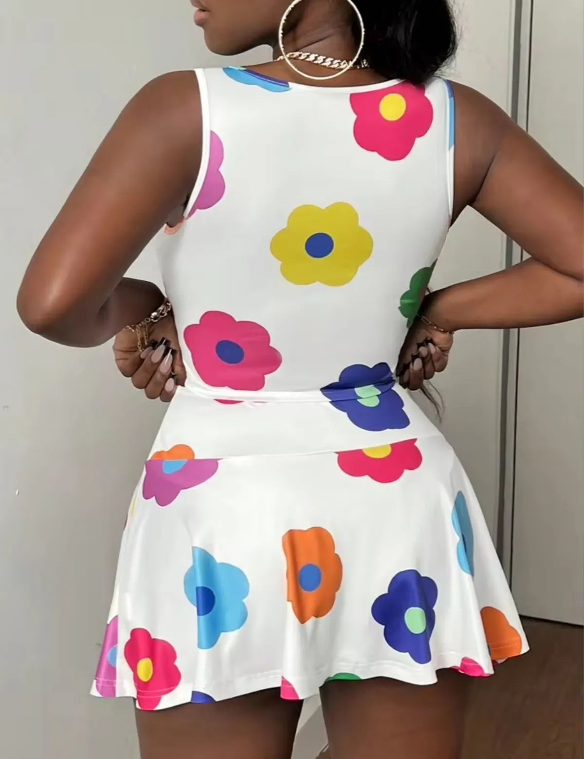 Summer Casual Vacation Vest U-Neck Cropped Top Mini Shirts Set All-Over Colorful Flower - Size S