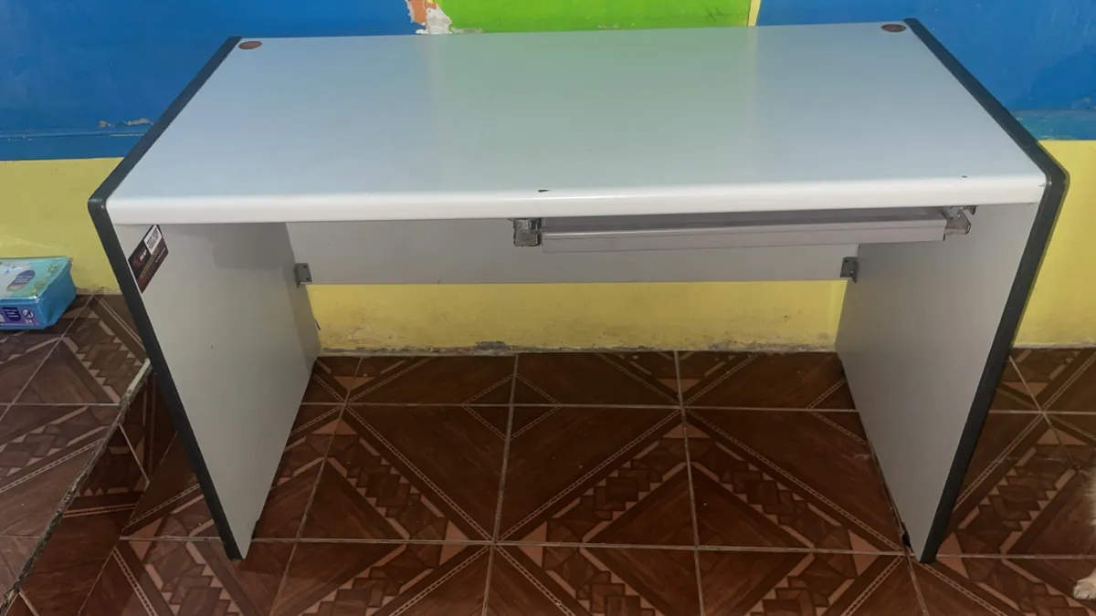 Office table