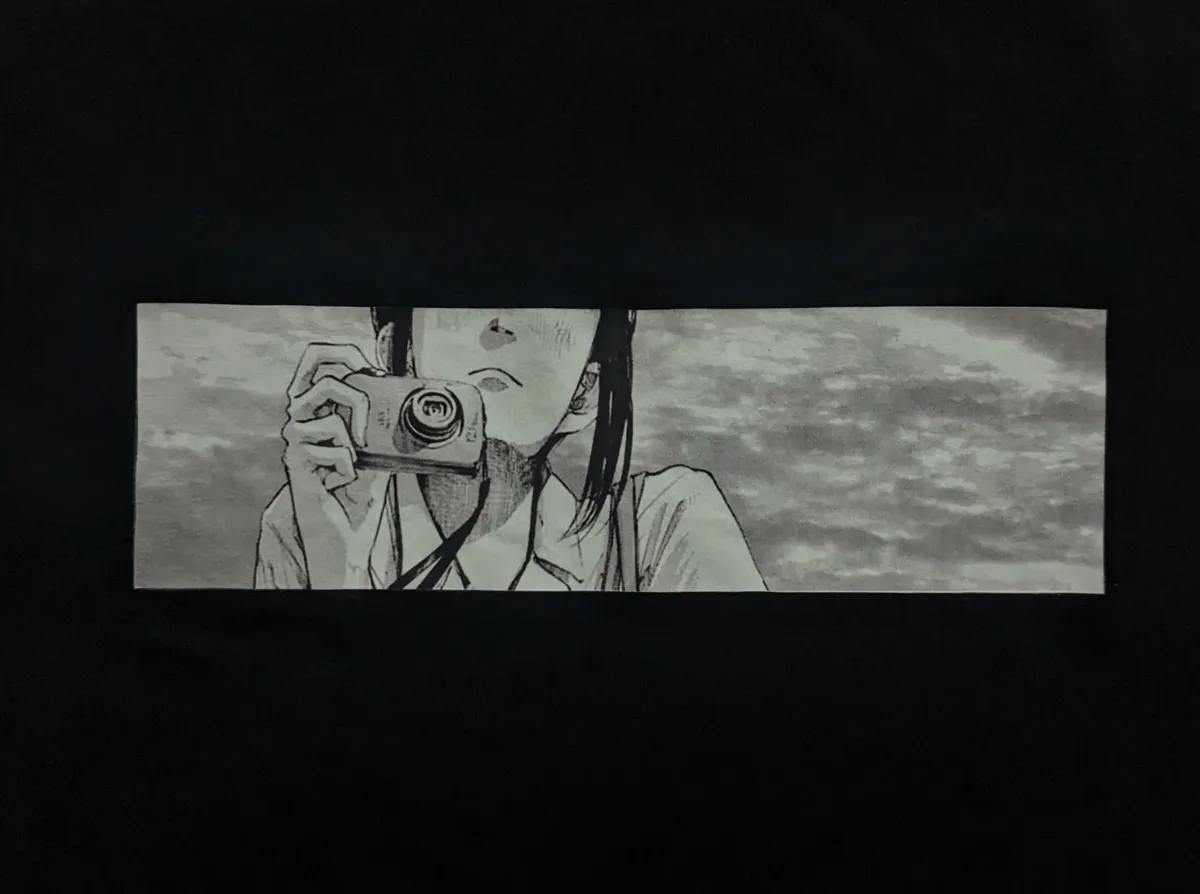 Girl by the Sea, Black, Medium