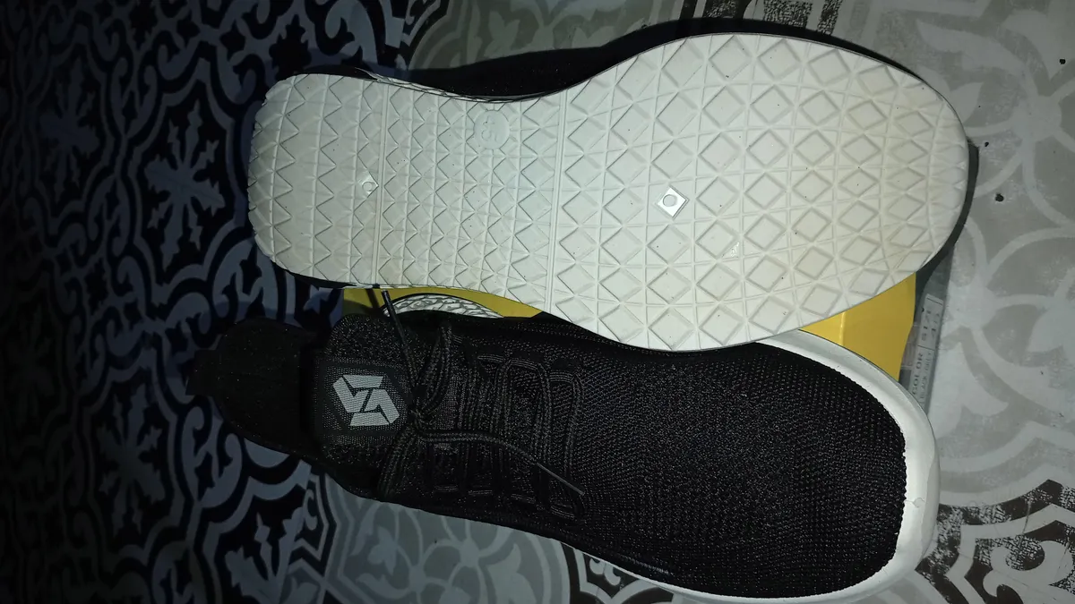 C•S Sneakers, 6