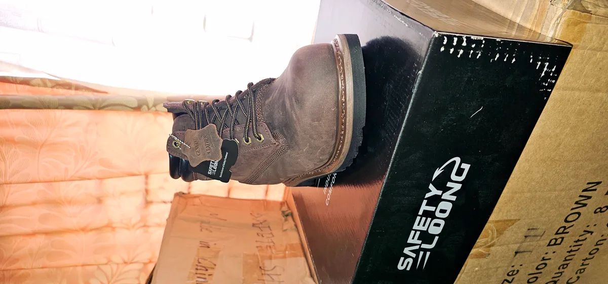 Steel toe boots , Brown, 7