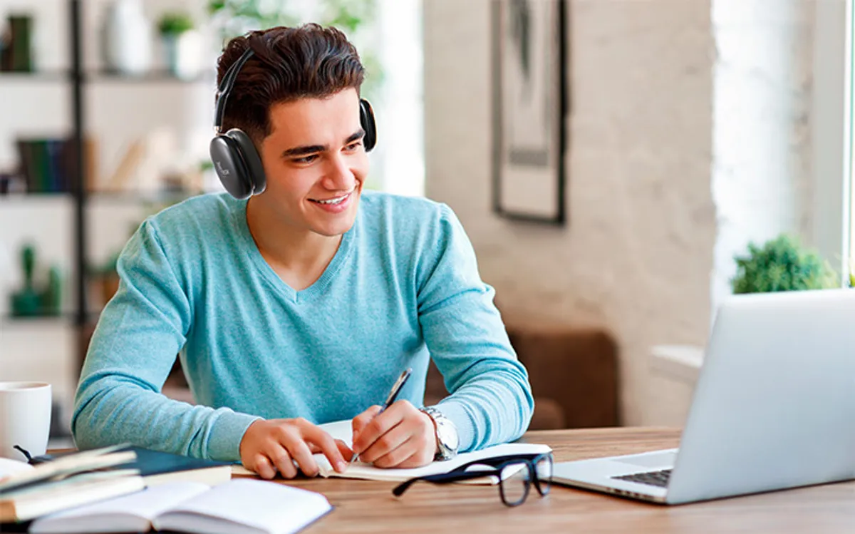 Xtech XTH-614 - Headphones with microphone - For Portable electronics / For Cellular phone / For Home audio