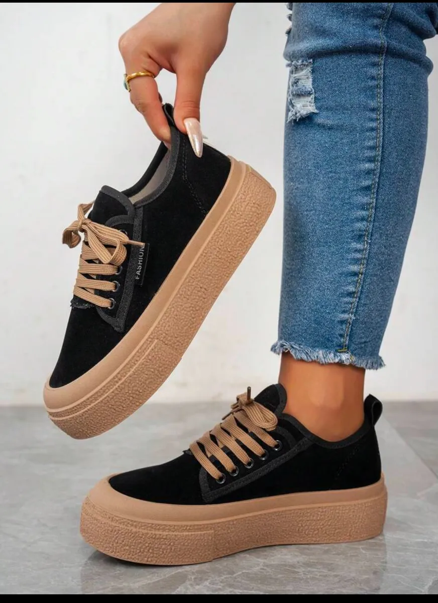 Women's Thick Sole Preppy Sneakers- Size Eur 39 US 8.5